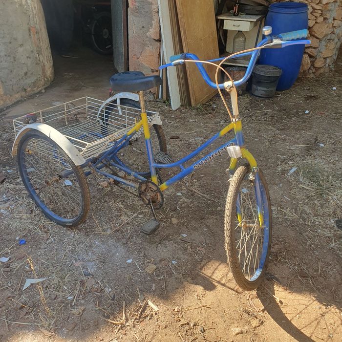 ...BICLICLETA.    ..ANTIGA  .PARA Ir AS COMPRAS