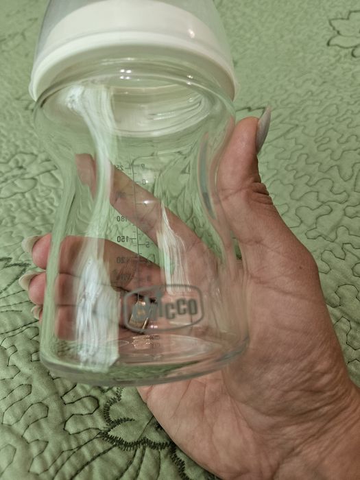 Дитяча склянна пляшечка