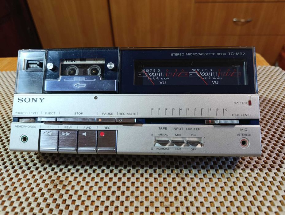 Дека микрокассетная "Sony TC-MR2" // Stereo Microcassette Deck //