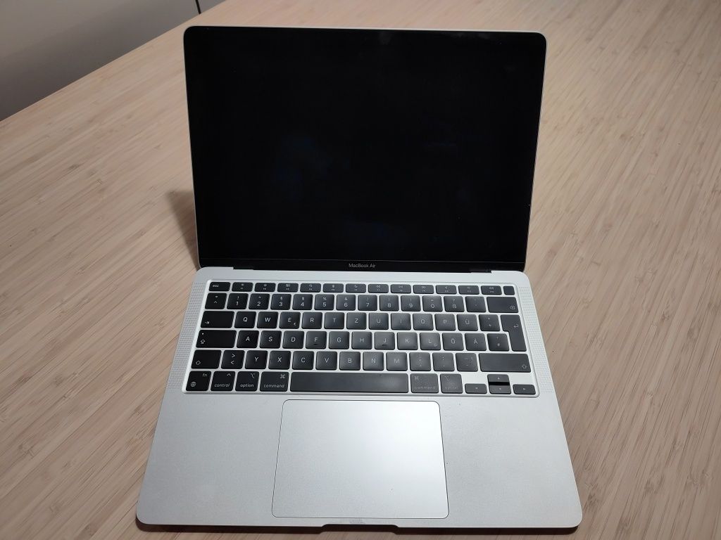 Apple MacBook Air 13,3 " Intel i3 1,1/8/256 GB SSD