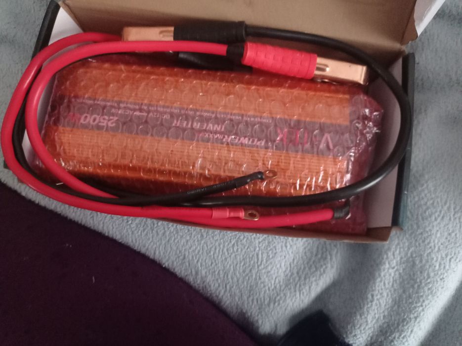 Інвертор V-tek 2500w чистий сінус.