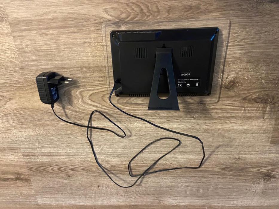 Moldura digital em bom estado