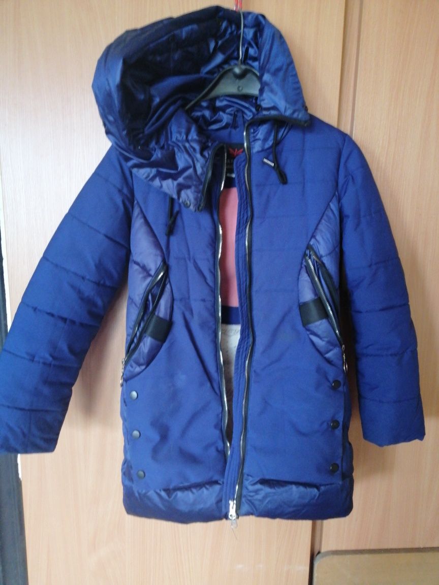 Зимняя курточка для девочки 134