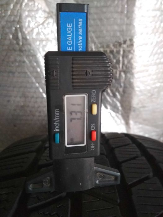 Шини Б/в 205.50.17 пара Continental