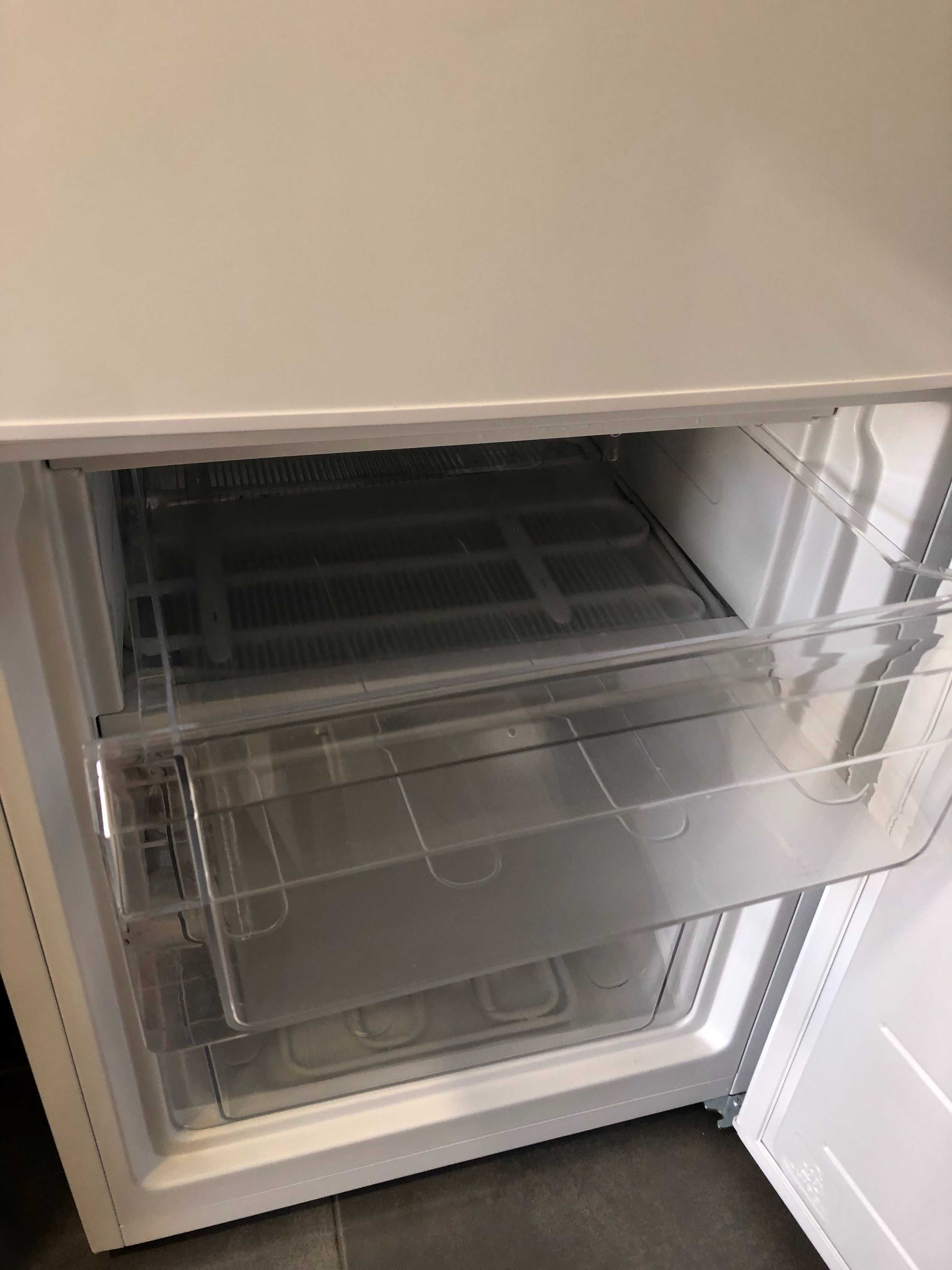Frigorífico Combi Elecsan CO1805WCD-E