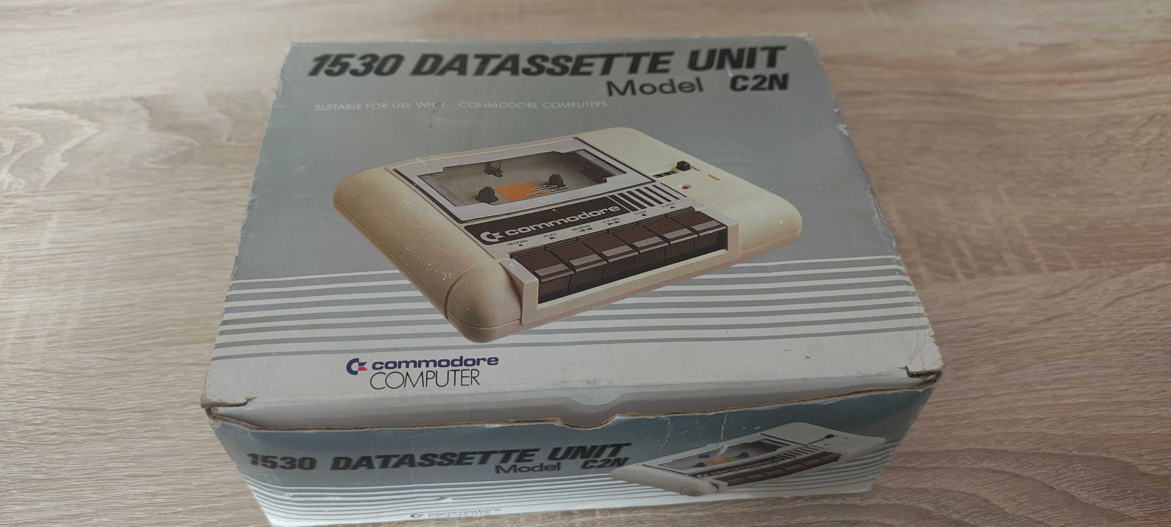sprzedam magnetofon 1530 model C2N do Commodore C 64 stan bdb