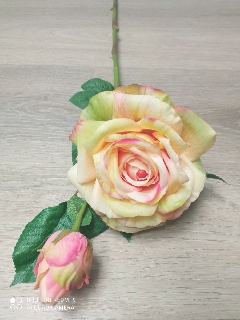 Róża gałązka 65 cm