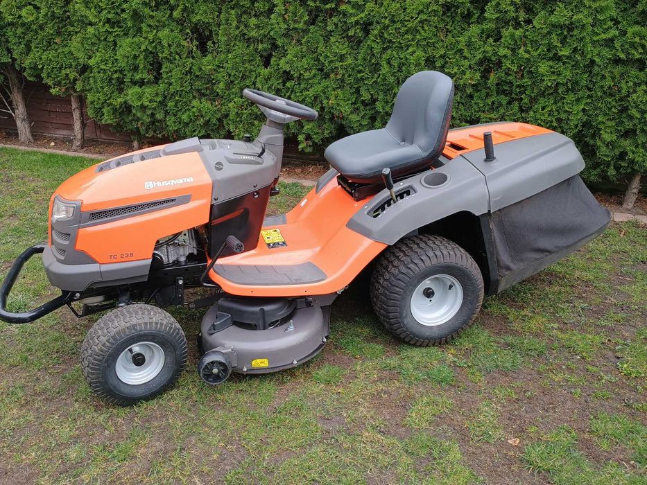 Traktorek Kosiarka Husqvarna TC 238 Briggs&Stratton 17,5 KM Hydro