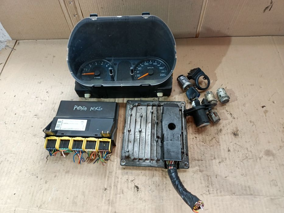 Zestaw startowy komputer licznik stacyjka Ford Fiesta MK6 Fusion 1.4 b