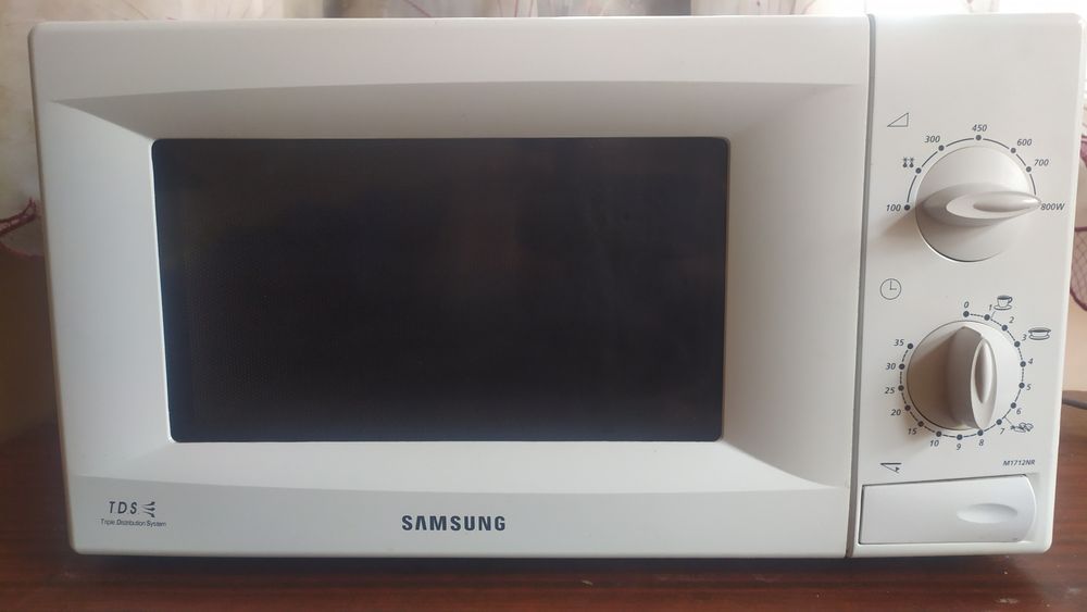Мікрохвильова піч samsung is