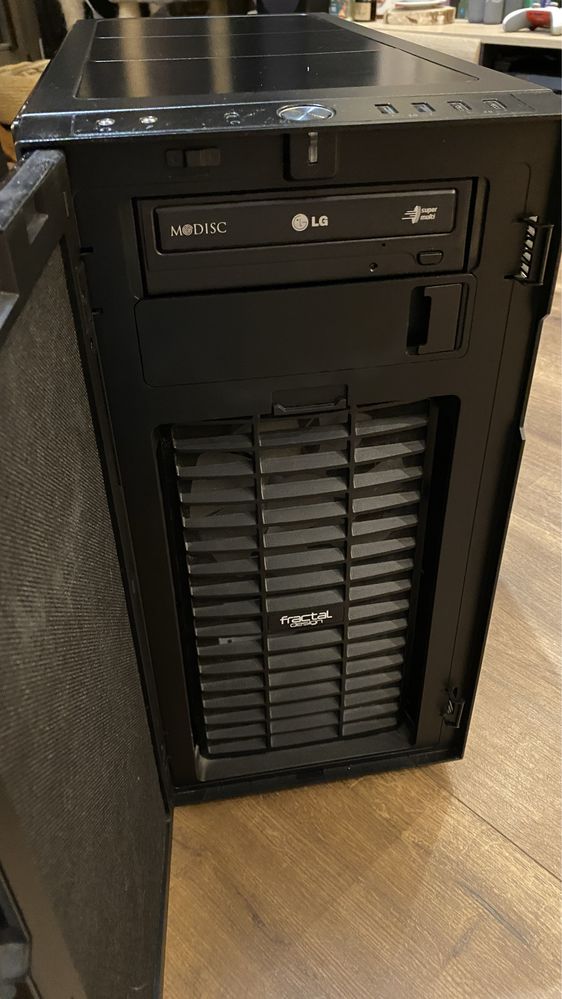 Komputer PC i7 8700K/2xSSD256/16GB RAM/Fractal Design R5/WIN7