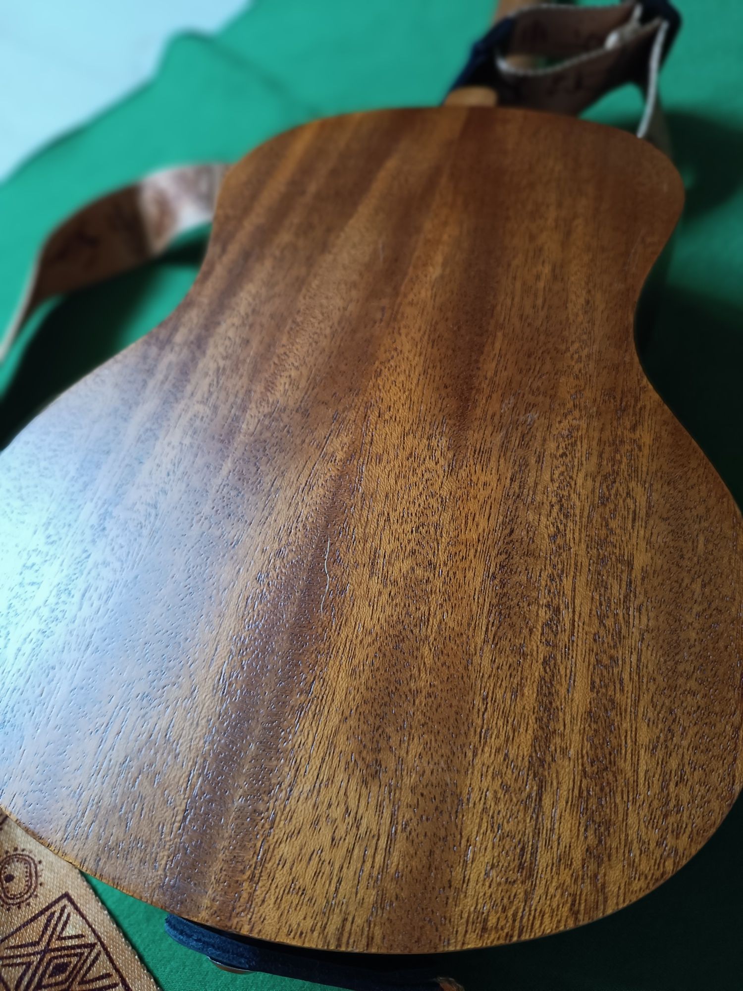 Комлект Укулеле Elima виду Tenor 26"+чохол+ремінь