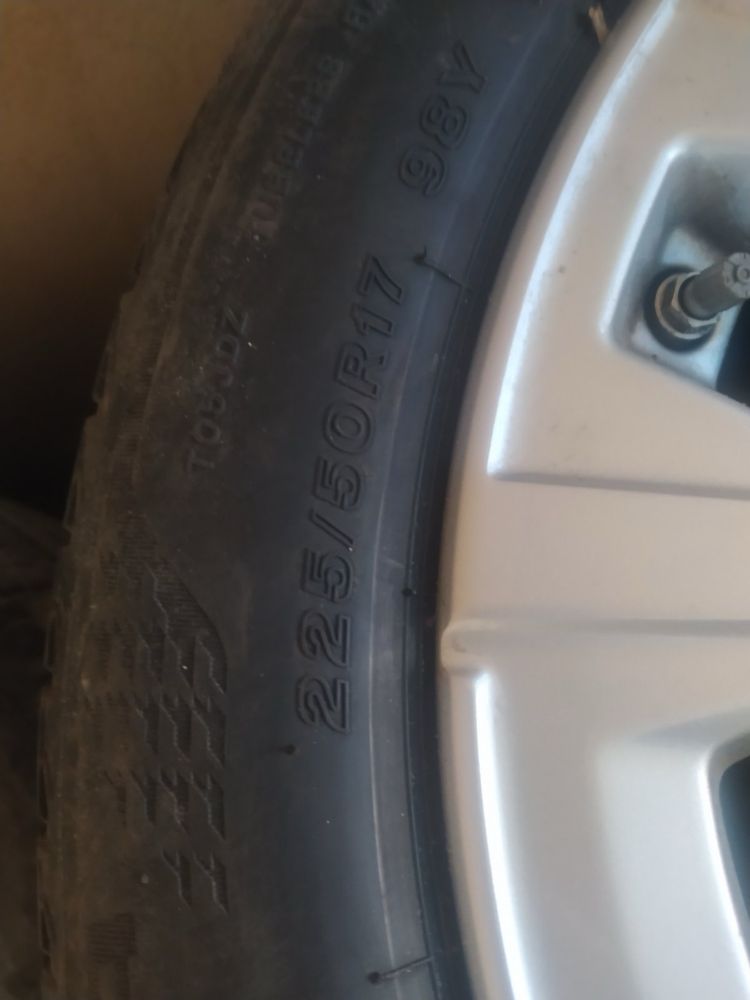 Диск з резиною 17 BMW