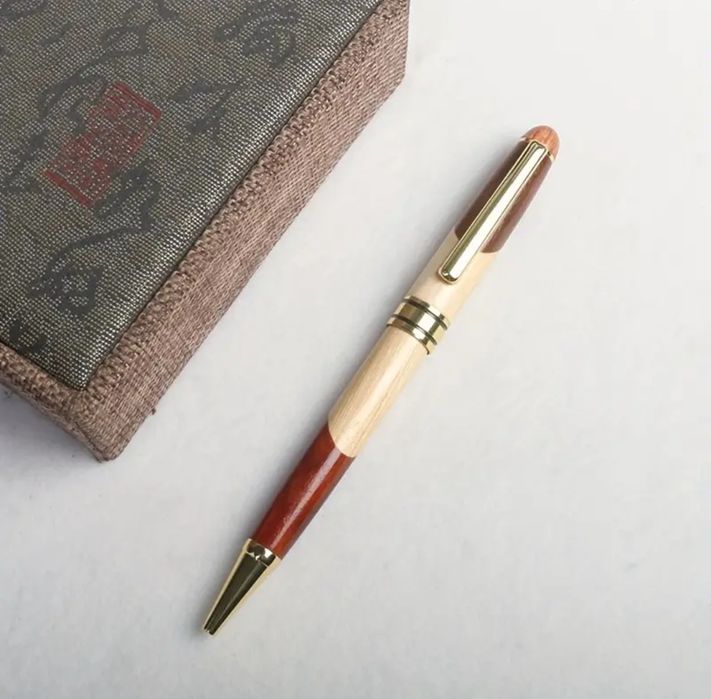 Ручка в дерв'яні коробці з бамбука подарок на Миколая