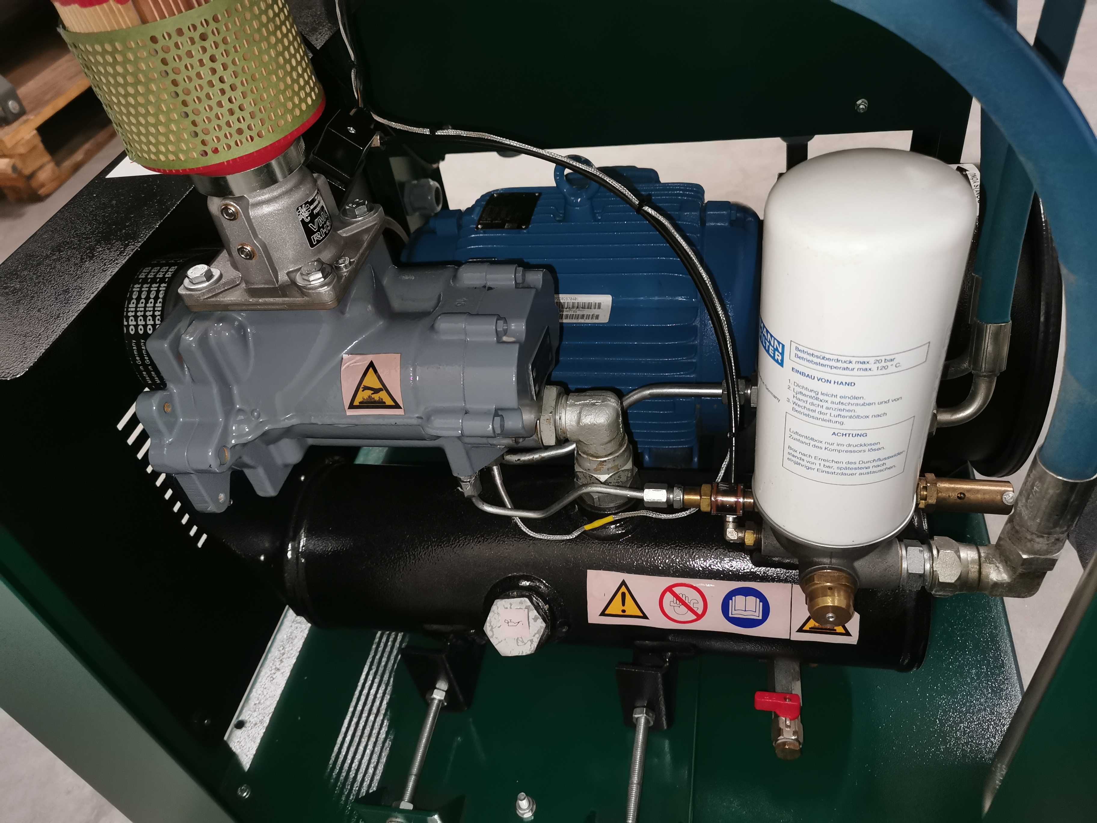 Sprężarka śrubowa 11kw  EKOMAK  kompresor śrubowy 1600l/min  10 BAR!!