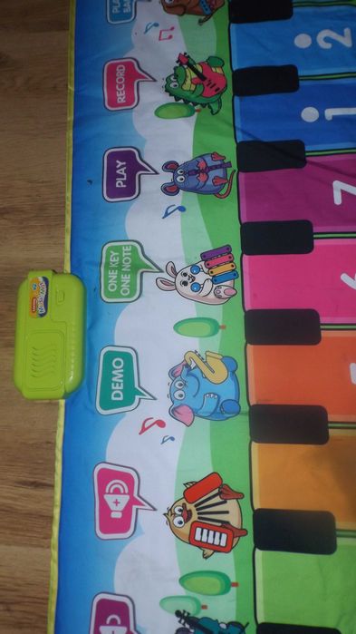 pianino, fortepian długie na stół podłogę piękny dźwięk, muzyka,2metry