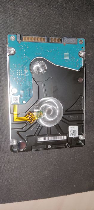 жорсткий диск Seagate Mobile HDD 1TB (модель ST1000LM035). 
Це внут
