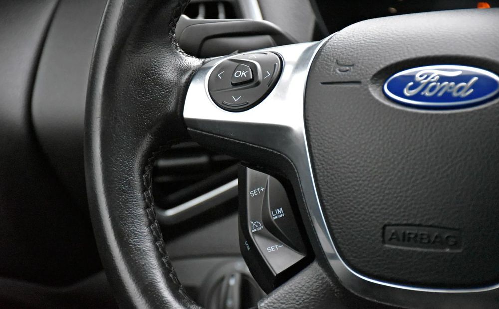 Ford Kuga 2013 року