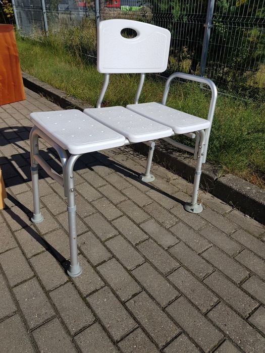 Krzesełko prysznicowe dla osób niepełnosprawnych