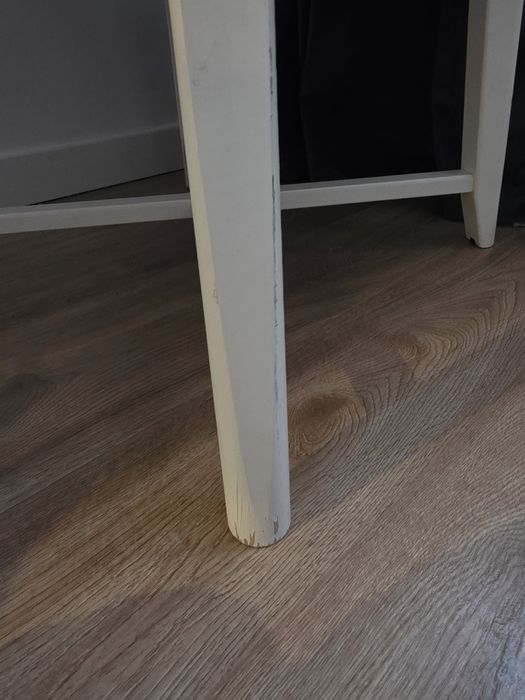 Okrągły stolik dzienny