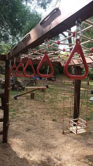 PARQUE INFANTIL, REDE DE CORDAS, PEDRAS DE ESCALADA, ESCADA DE MACACO.