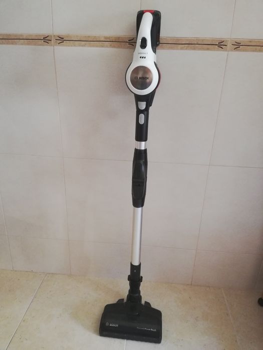 Aspirador Vertical Bosch BCS711XXL Unlimited 7 (Branco)