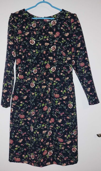 Sukienka w kwiaty reserved 36