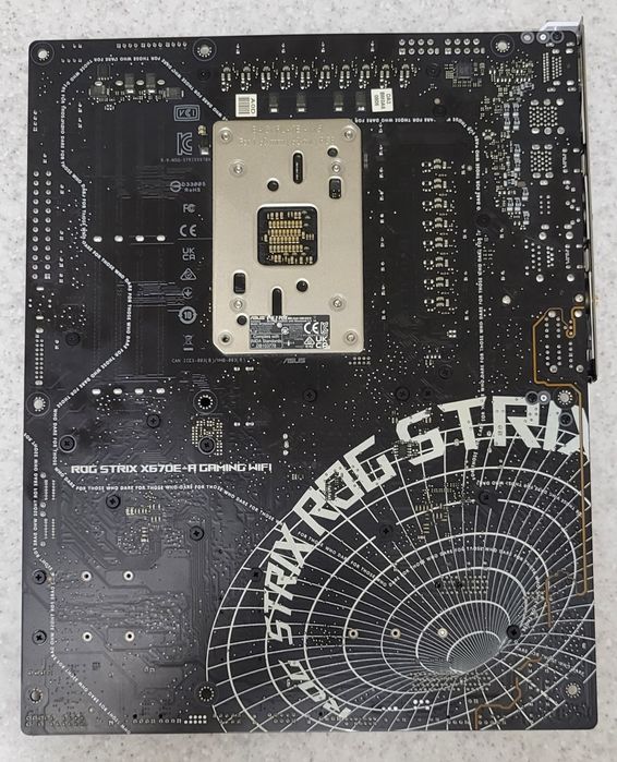 Материнська плата ASUS ROG STRIX X670E-A GAMING WIFI