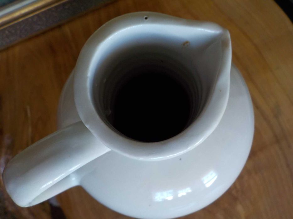 stary dzbanek porcelanowy poj. 0,7 litra