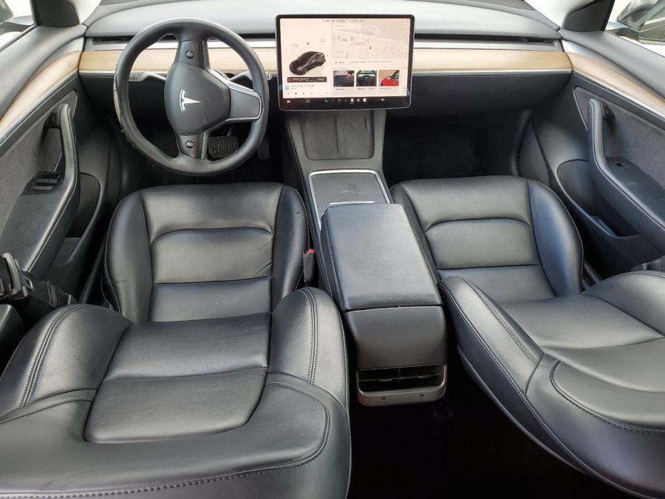 Tesla Model 3 RWD, 2022