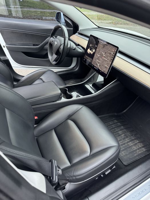 Продам Tesla Model 3 Long Range Dual Motor