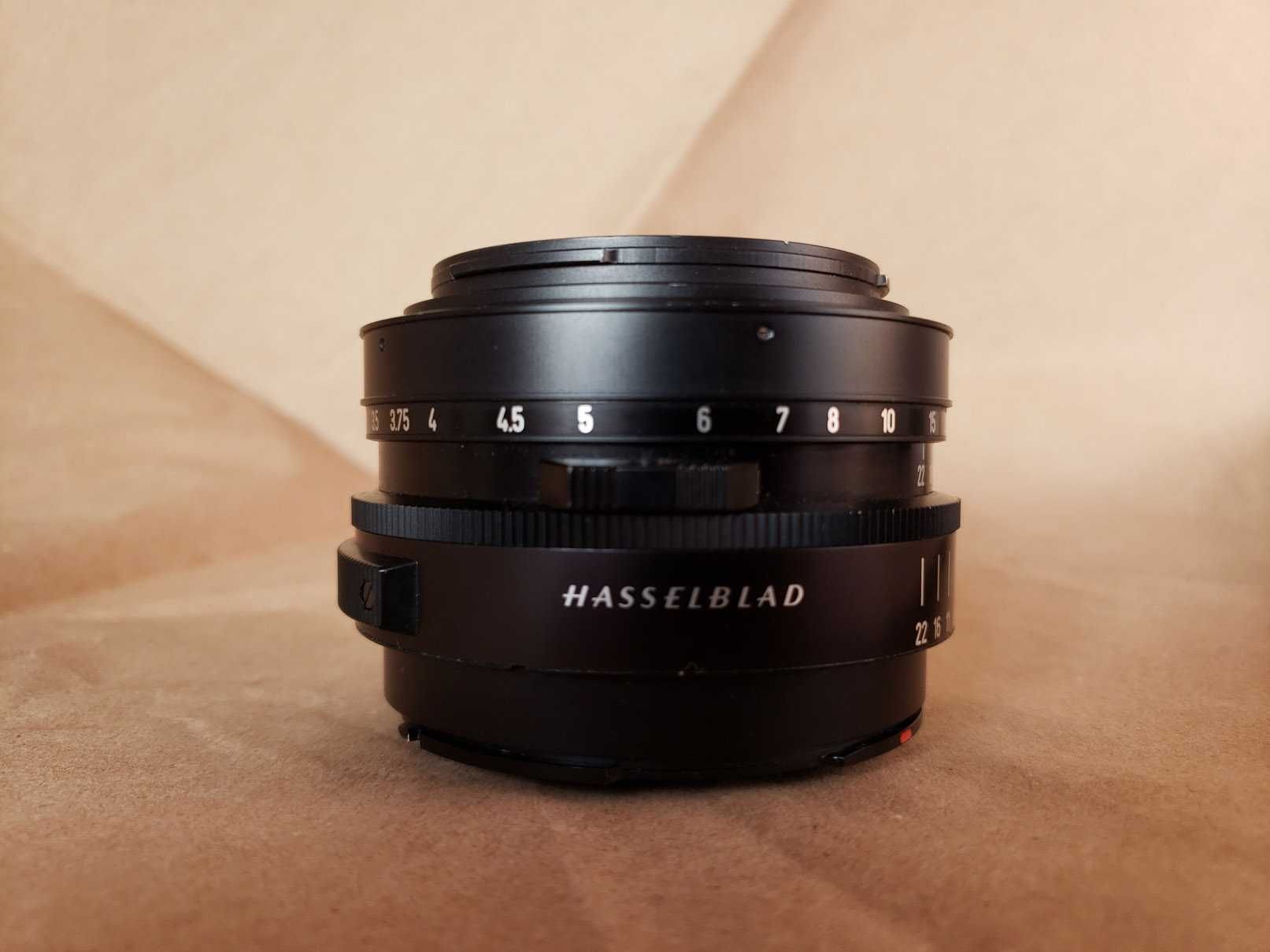 Hasselblad Carl Zeiss Planar 80mm f/2.8 T* Портретный объектив