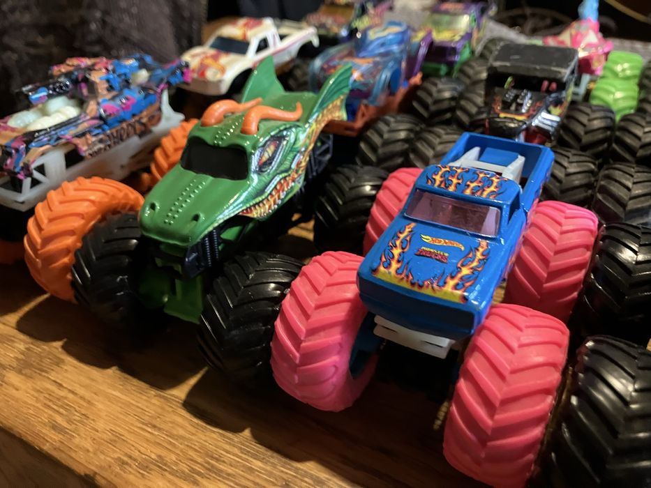 Monster Truck Hotwheels 30 unid. + 1 oferta