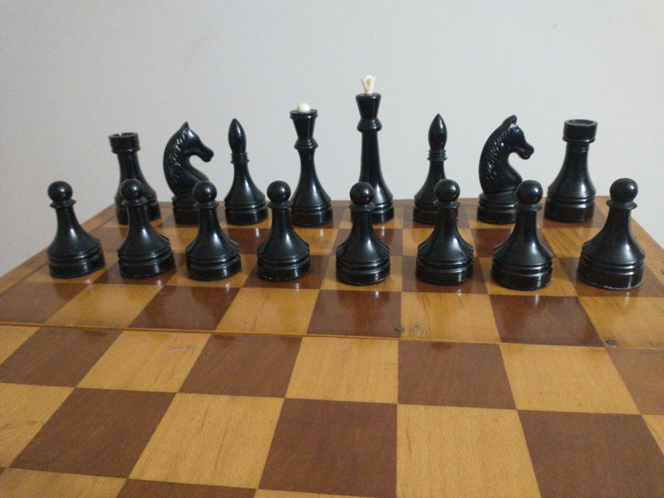 Великі карболітові шахмати бакелітові фігури, дошка 37х37