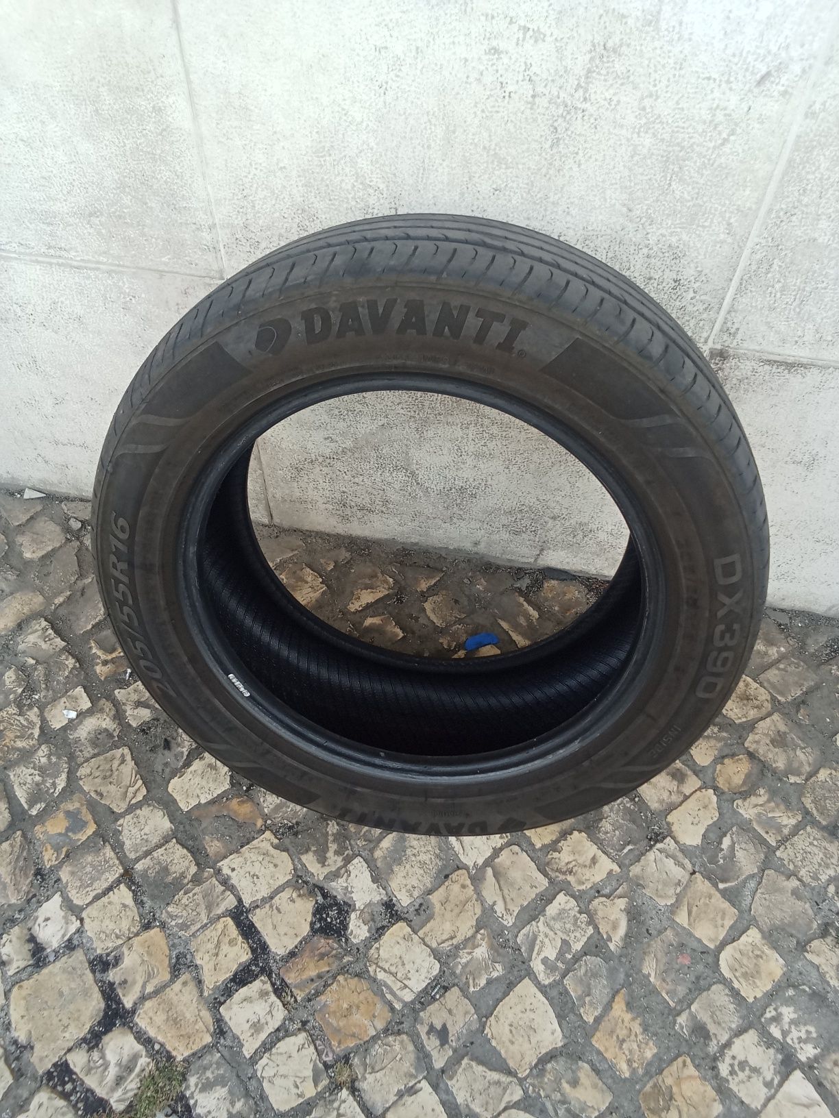 Pneus 205/55 r16