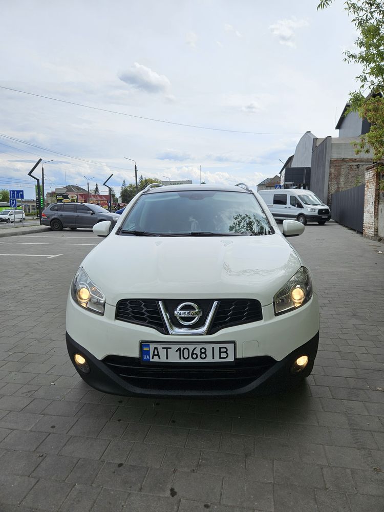 nissan qashqai+2 2.0 2010r