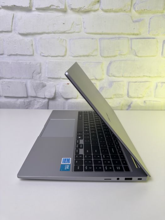 Galaxy Book4 16' FHD+ Ultra 7 150U, 16GB RAM, SSD 512GB