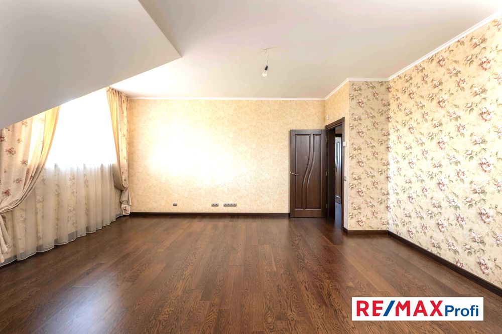 Готовий будинок 260 м2,  12 соток , с. Хотів (поруч Лісники, Чабани)