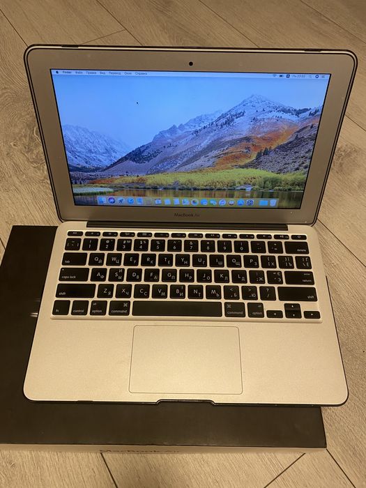 Apple MacBook Air 11-inch A1370