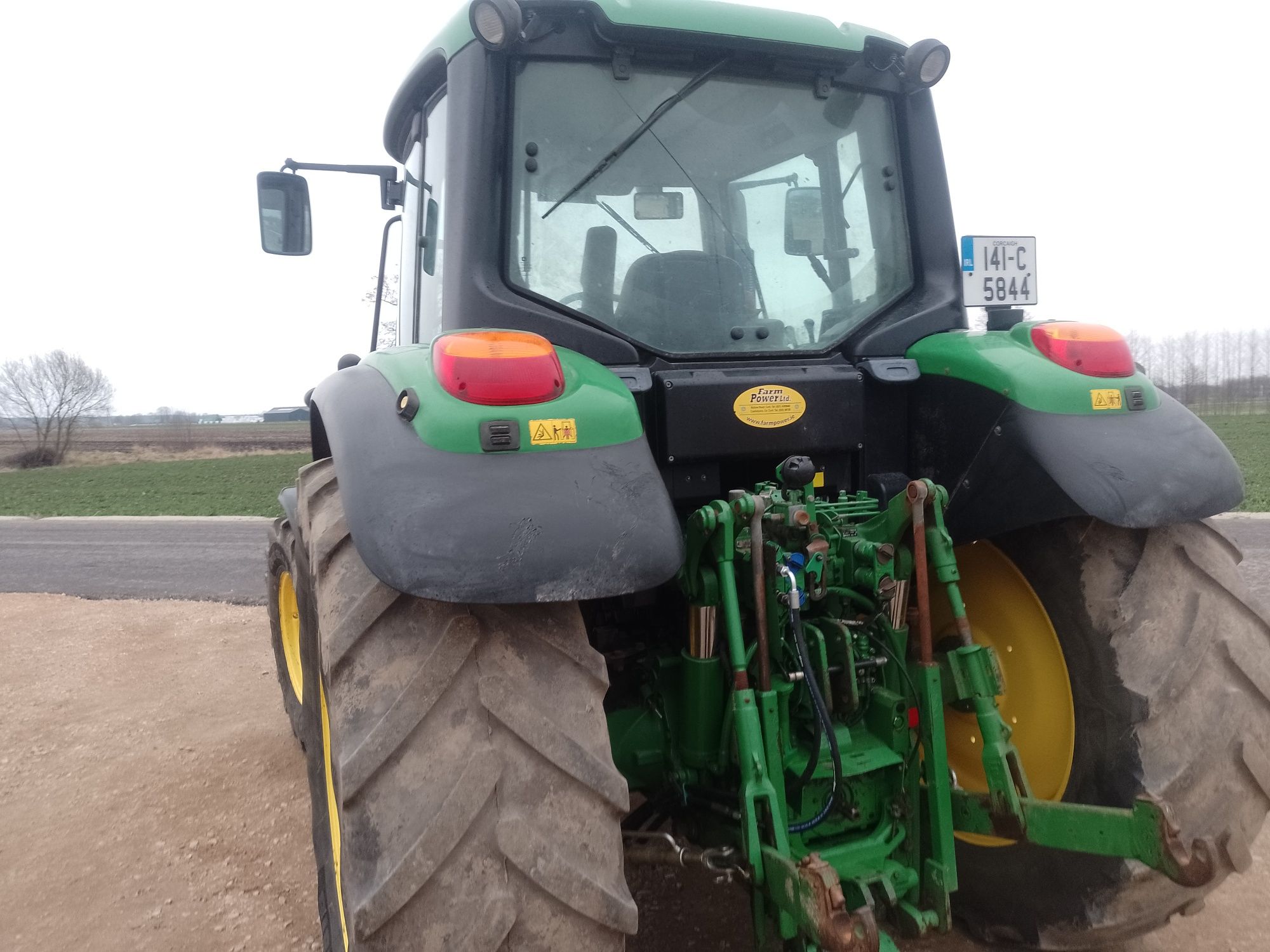 John Deere 6125M