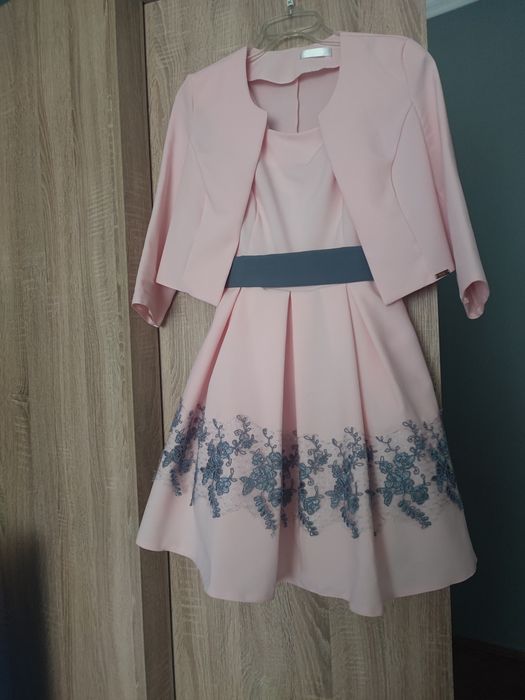 Sukienka pudrowy róż