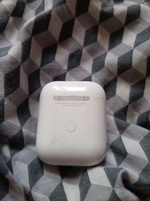 Airpods 2 не працюють