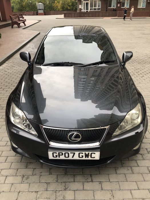 Lexus is250 пригнана с англии
