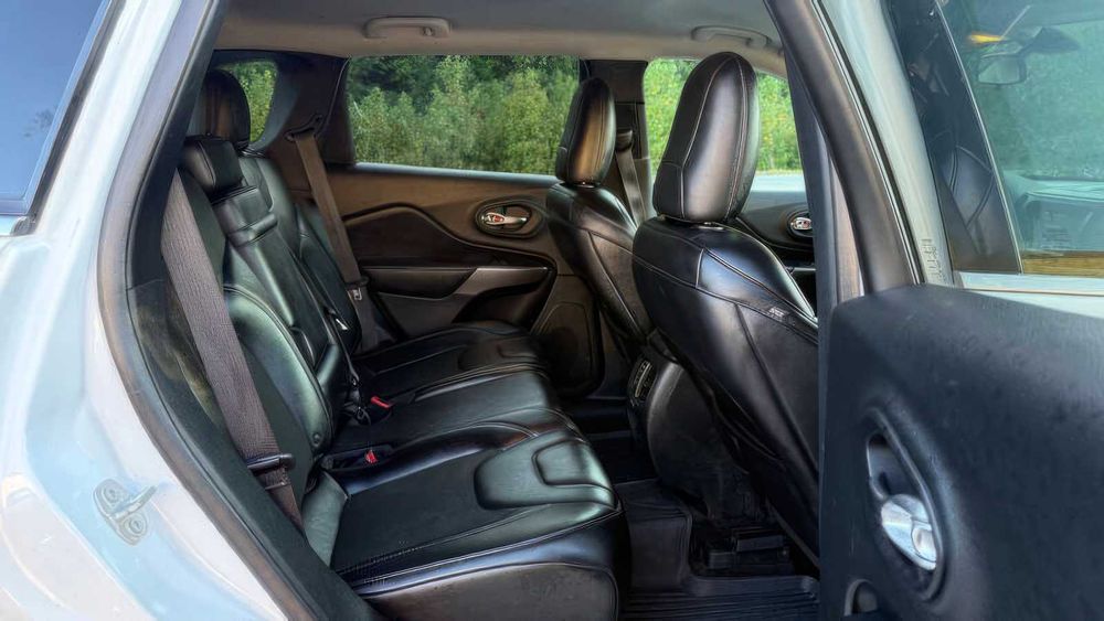 Jeep Cherokee Latitude Plus      2019