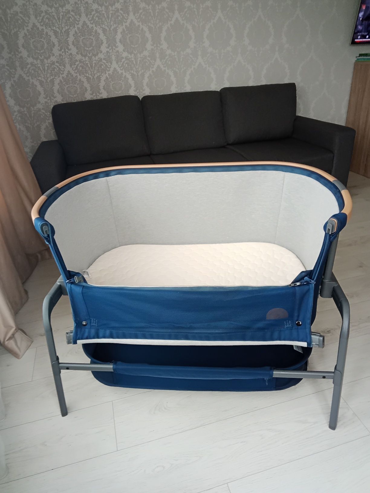 Приставне ліжко MAXI-COSI+пеленатор у подарунок