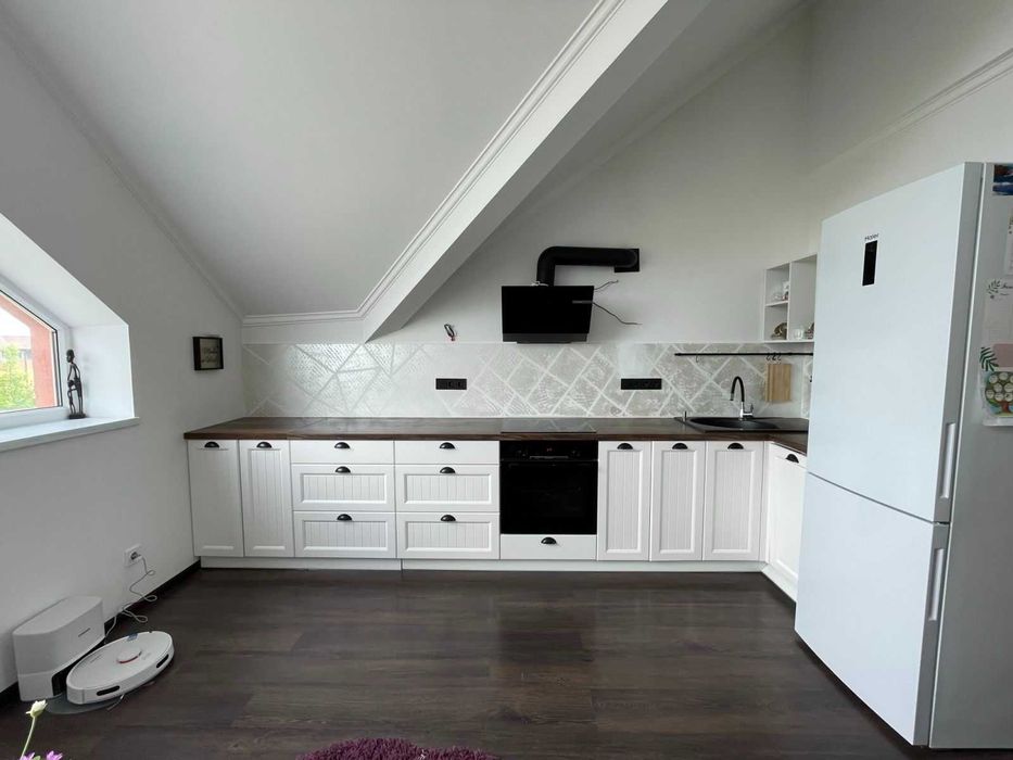 Простора дворівнева двокімнатна квартира в Ворзелі