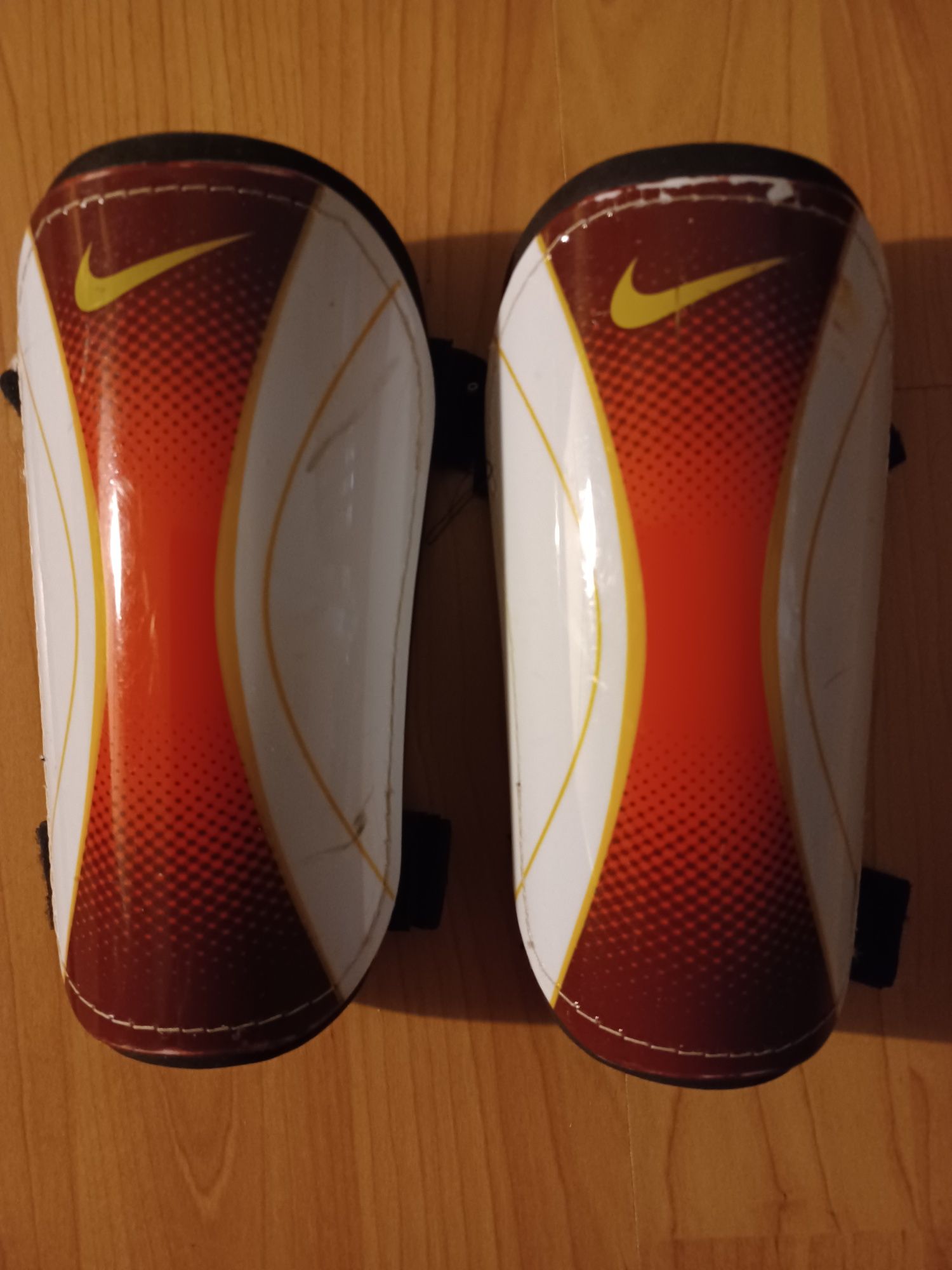 Ochraniacze nagolenniki Nike S