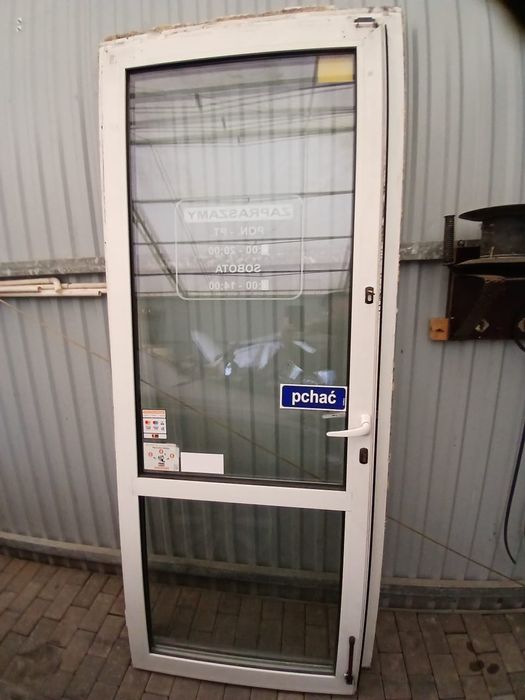 Drzwi zewnętrzne aluminiowe