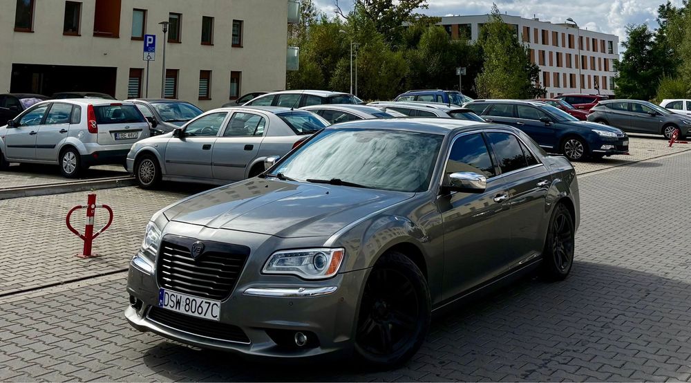 Lancia Thema 3.0 V6 Diesel / Automat / 2012 / Skóry / Hak / Zamiana
