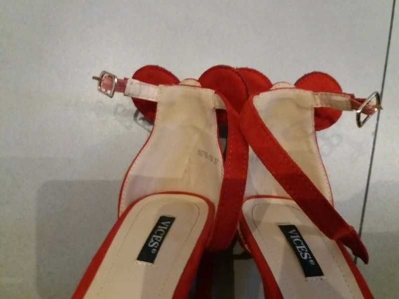 czerwone sandały na szpilce r. 37 kokardki Vices